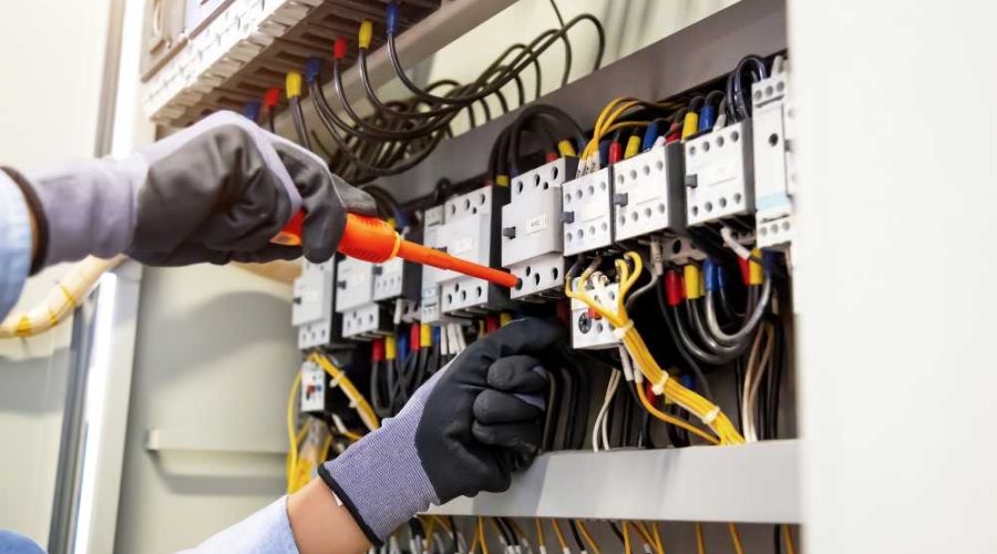 Navigating the Electrical Maze: Your Expert Electrician